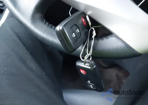 2014 Toyota Prius Four z USA, uszkodzony, nr VIN JTDKN3DU7E1737593